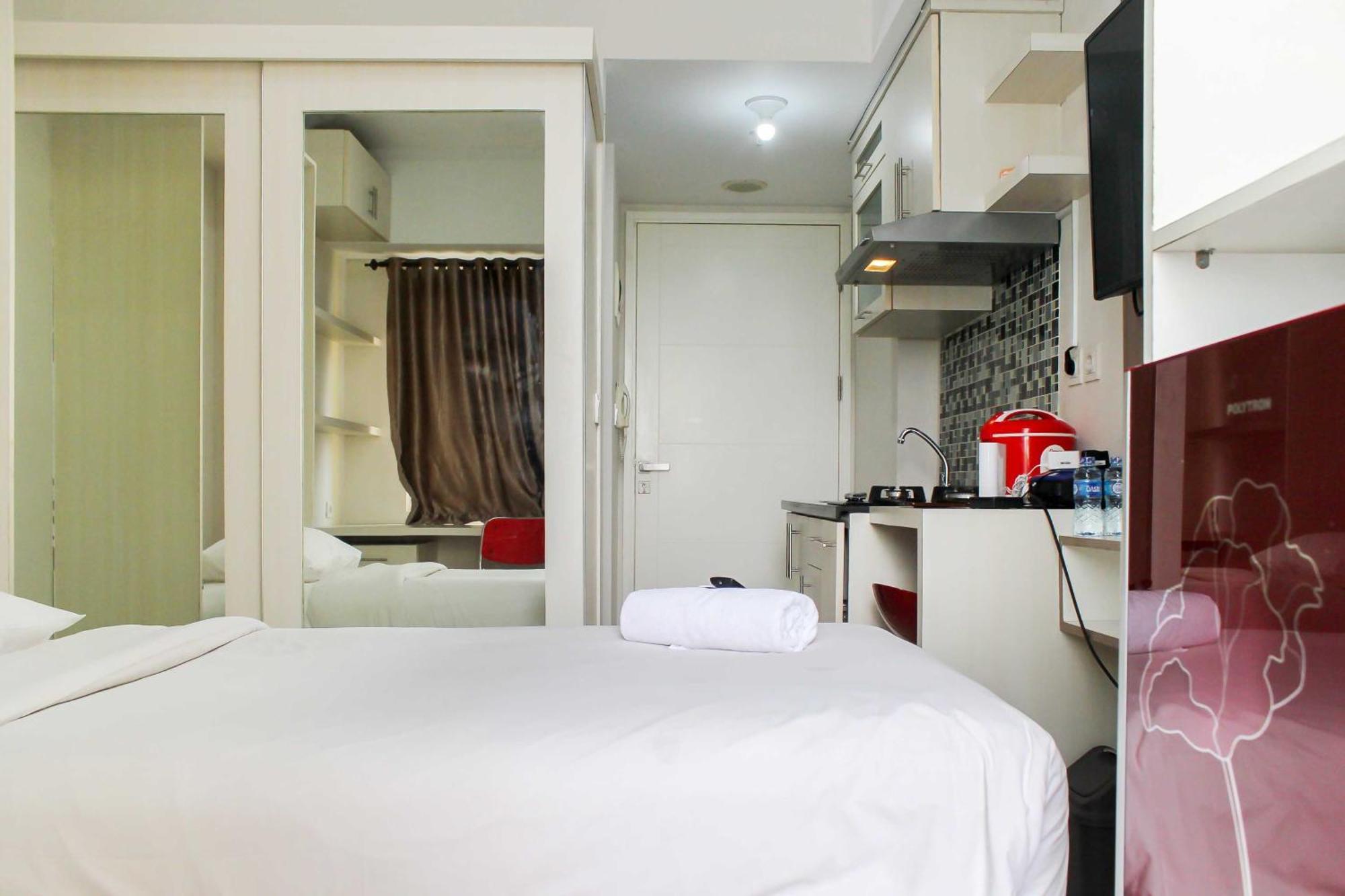 Apartemen Cozy And At Springlake Summarecon By Travelio