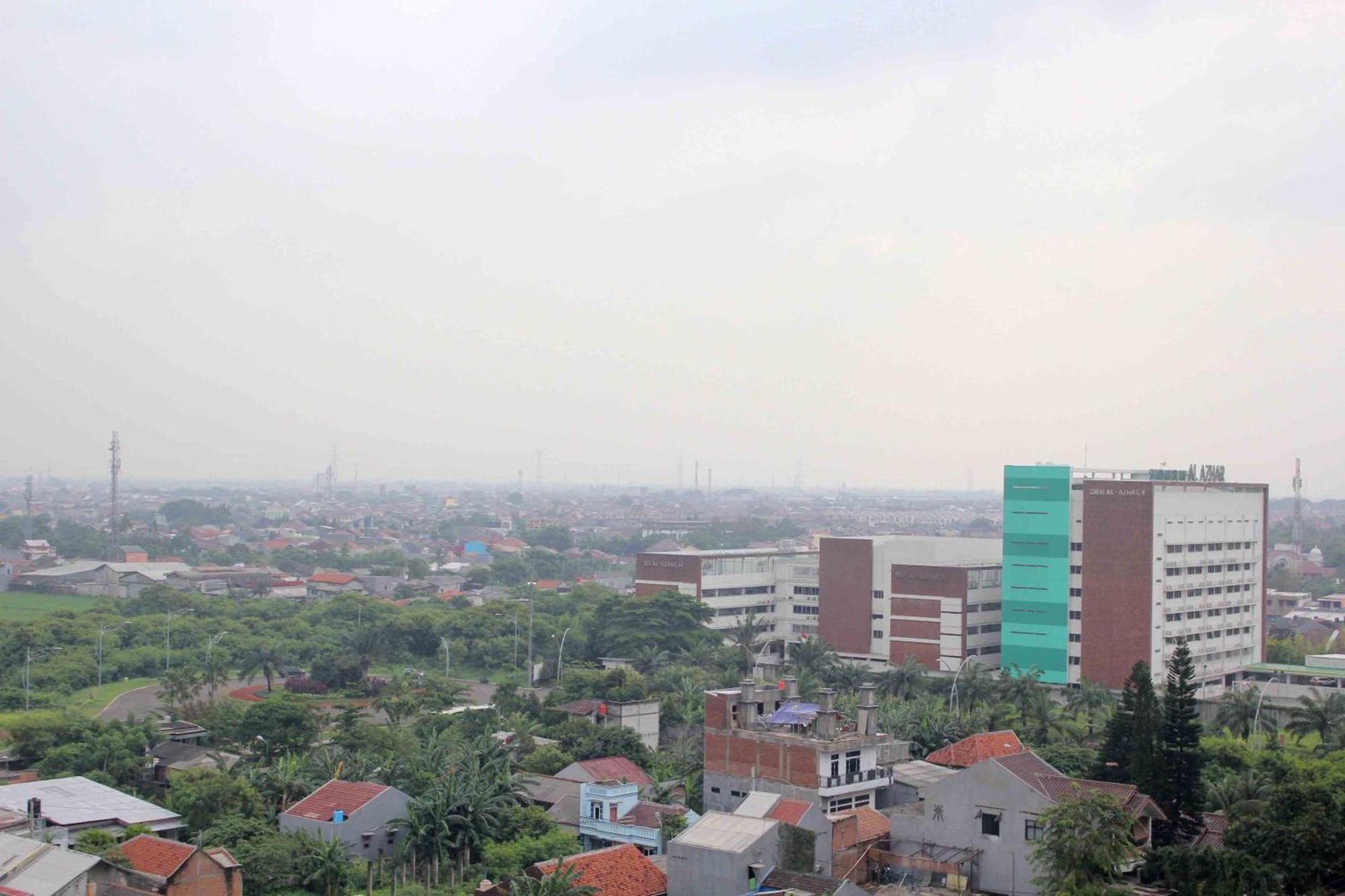 Apartemen Cozy And At Springlake Summarecon By Travelio Bekasi